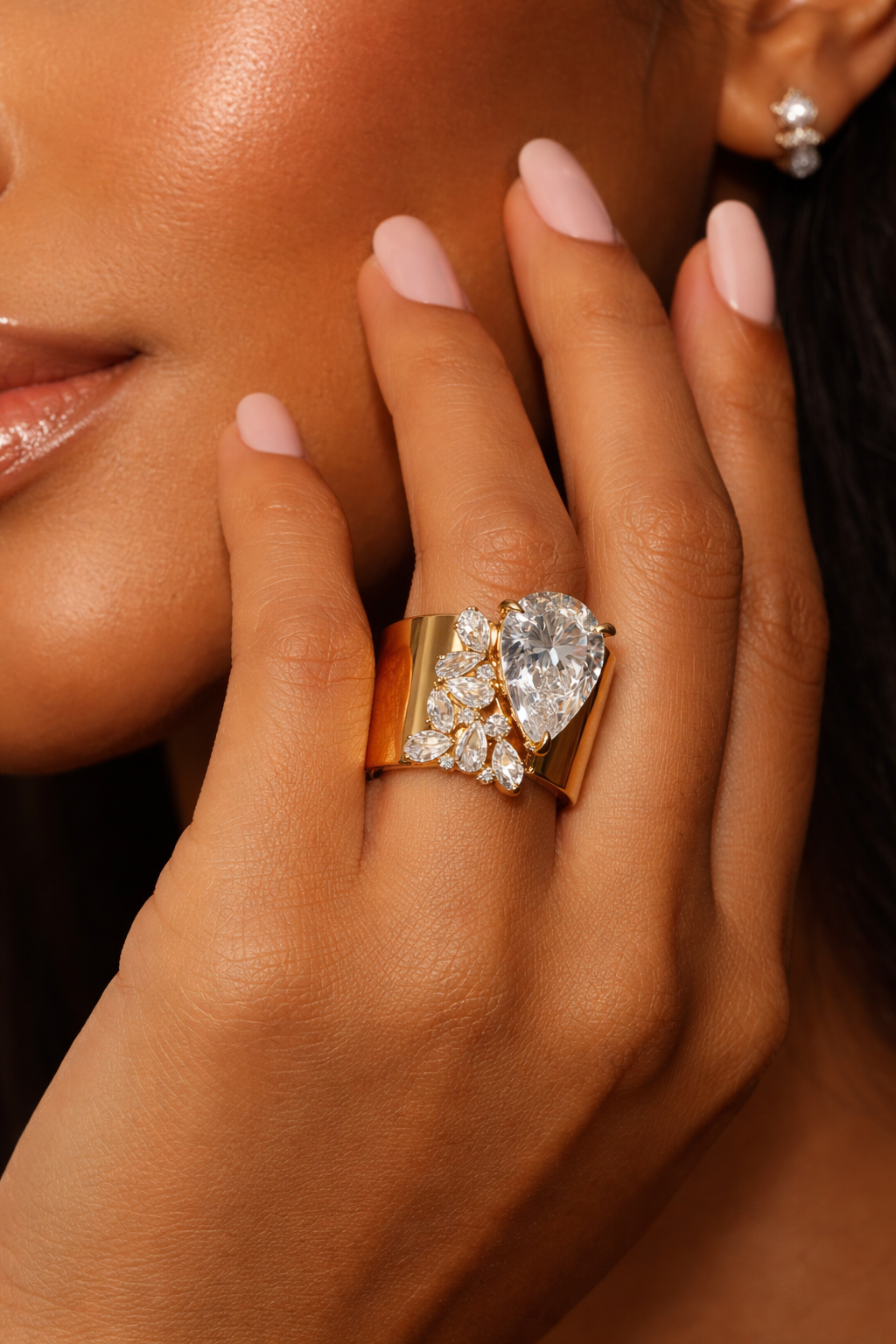 ✨✨💎Luxe Teardrop Glam Ring